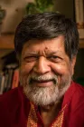 A picture of a smiling man.